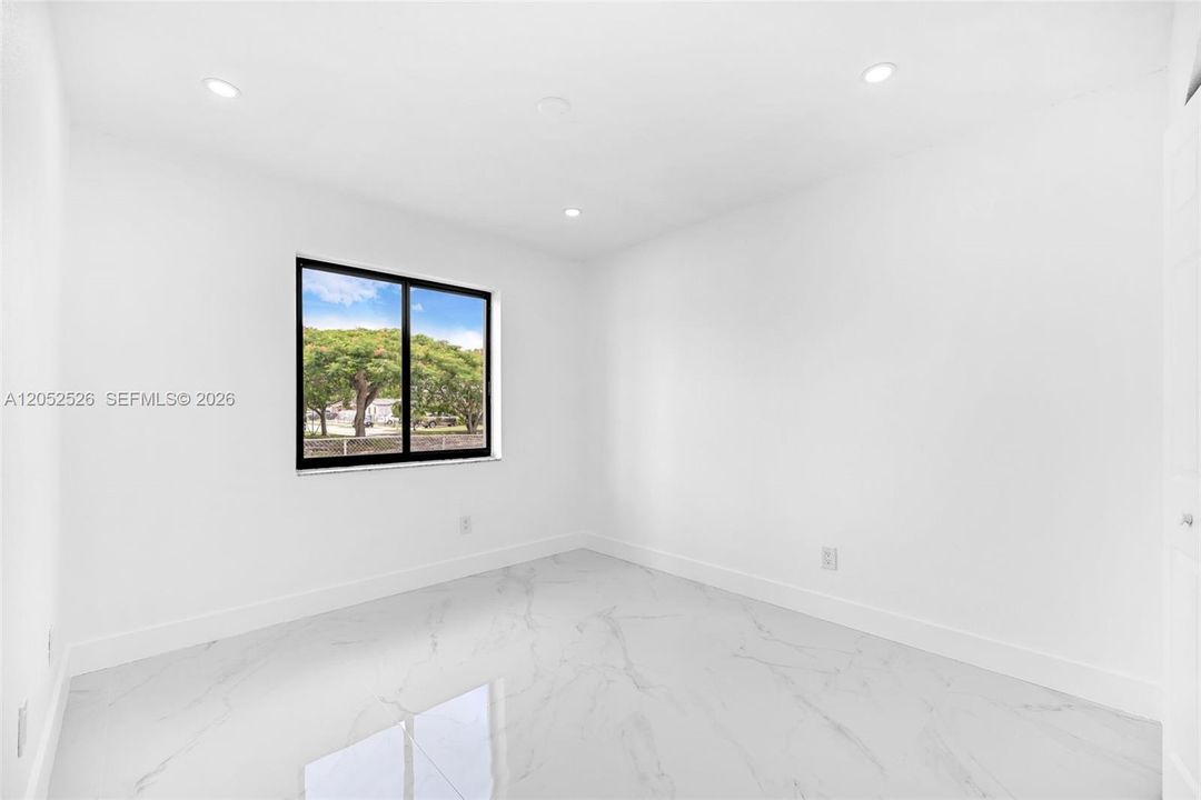 En Venta: $675,000 (3 camas, 2 baños, 1398 Pies cuadrados)