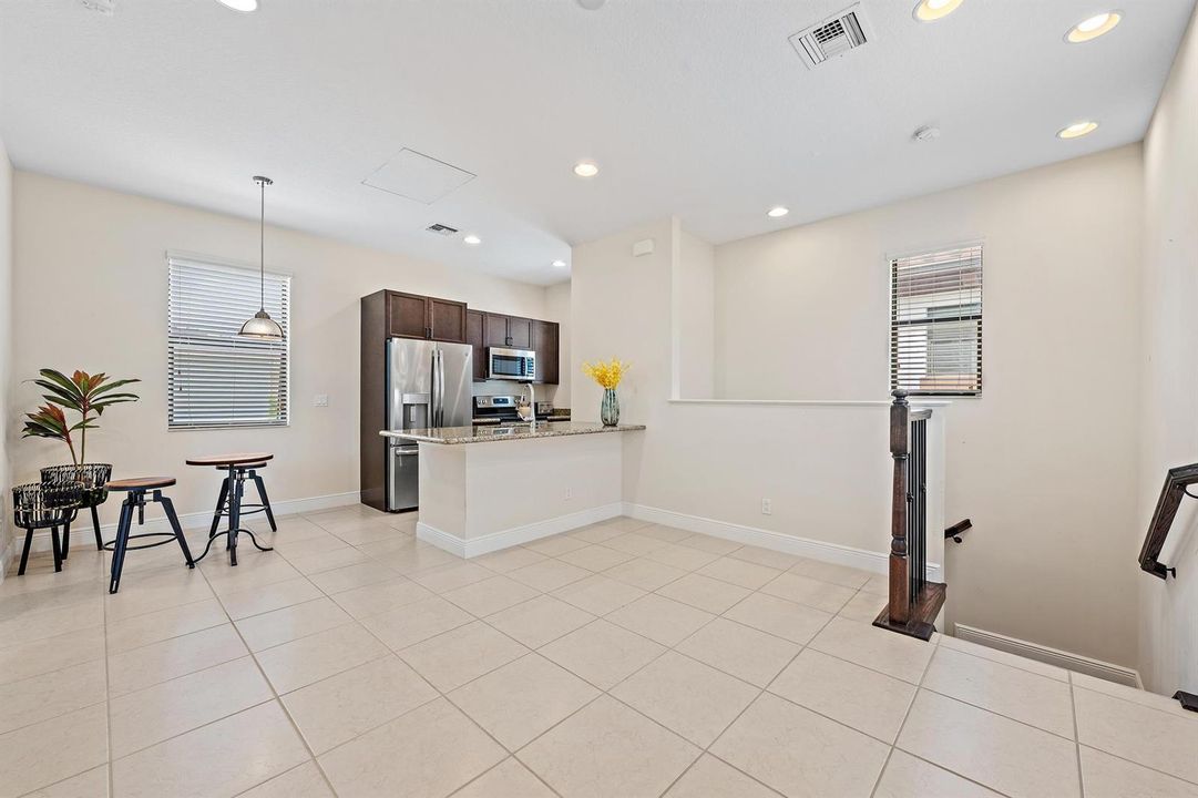 8023 Hobbes Wy-32