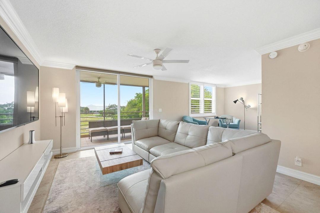 6000_Nw_2nd_Ave_u437_001