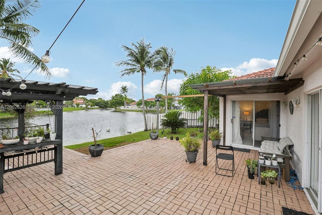 На продажу: $775,000 (4 спален, 3 ванн, 1830 Квадратных фут)