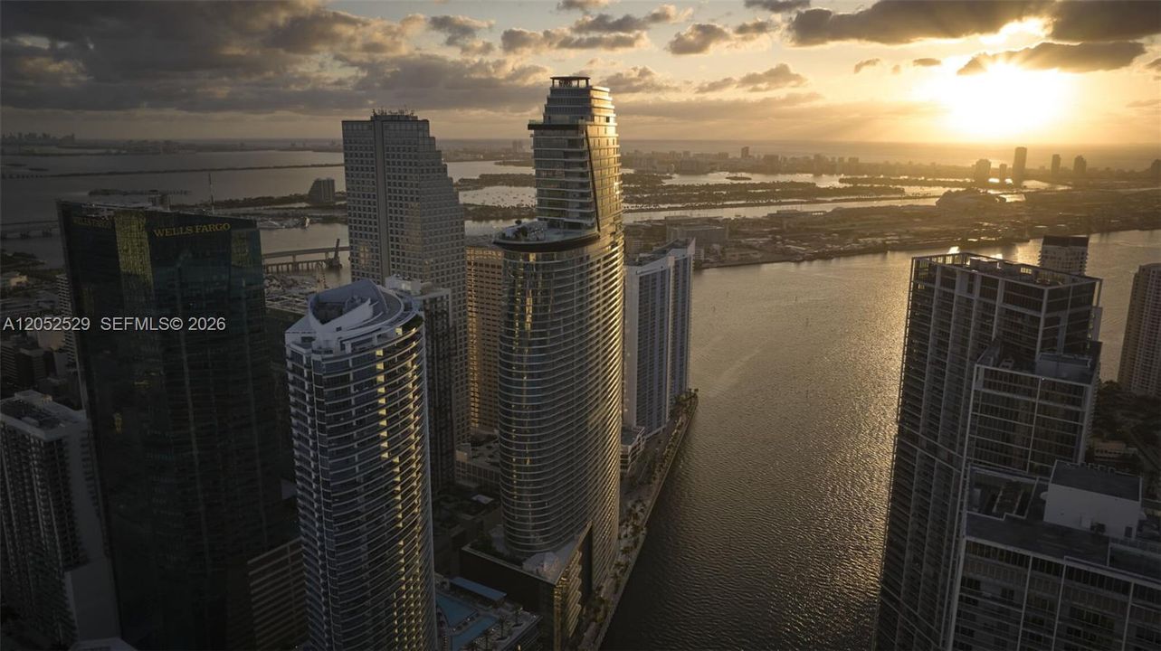 На продажу: $2,450,000 (2 спален, 3 ванн, 1552 Квадратных фут)