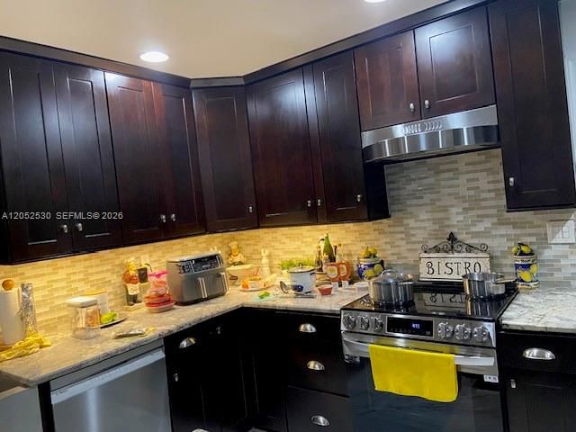 En Renta: $5,500 (4 camas, 3 baños, 3015 Pies cuadrados)