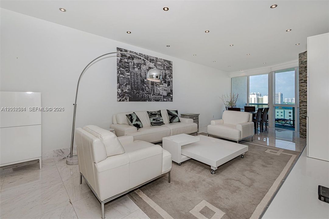 For Sale: $1,400,000 (2 beds, 2 baths, 1649 Square Feet)