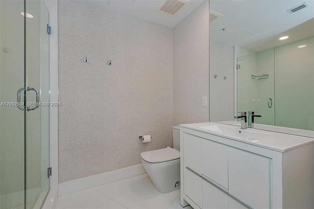 For Sale: $1,400,000 (2 beds, 2 baths, 1649 Square Feet)