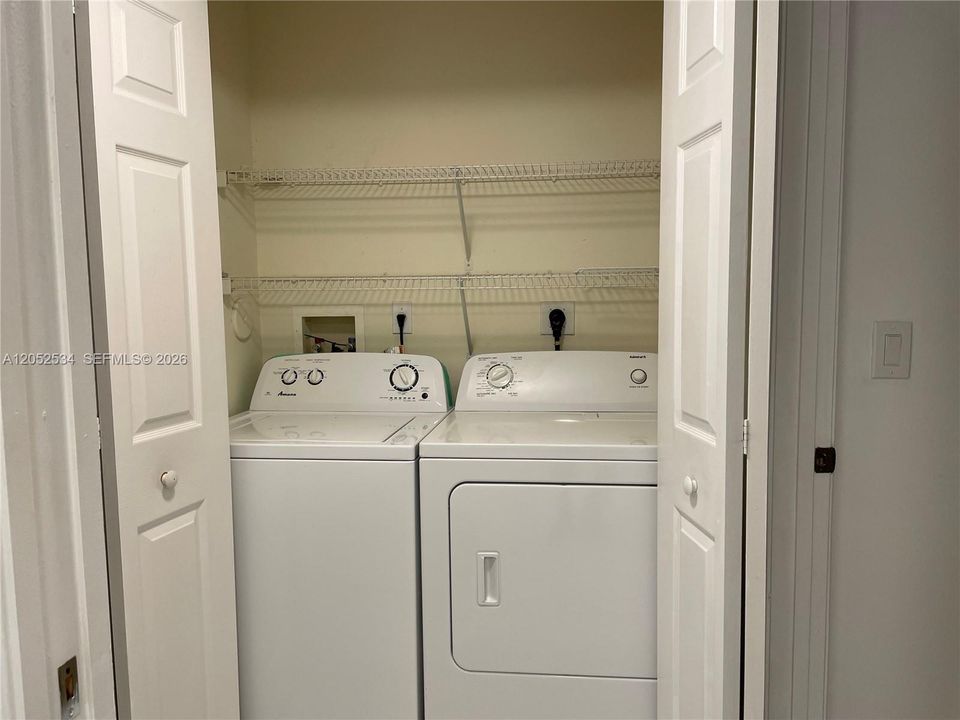 В аренду: $2,250 (2 спален, 1 ванн, 922 Квадратных фут)