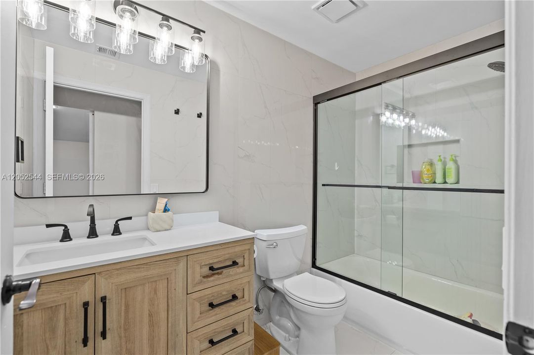 En Venta: $565,000 (2 camas, 2 baños, 1153 Pies cuadrados)