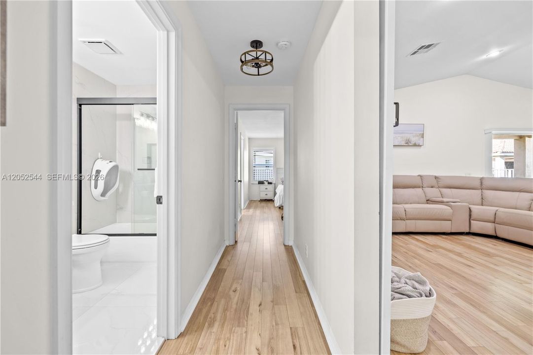 En Venta: $565,000 (2 camas, 2 baños, 1153 Pies cuadrados)