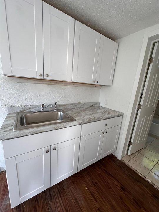 En Renta: $1,600 (6 camas, 3 baños, 600 Pies cuadrados)