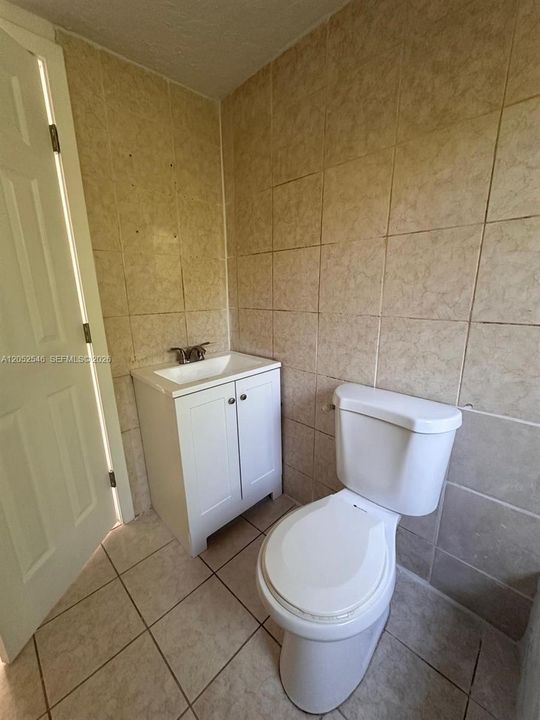 En Renta: $1,600 (6 camas, 3 baños, 600 Pies cuadrados)