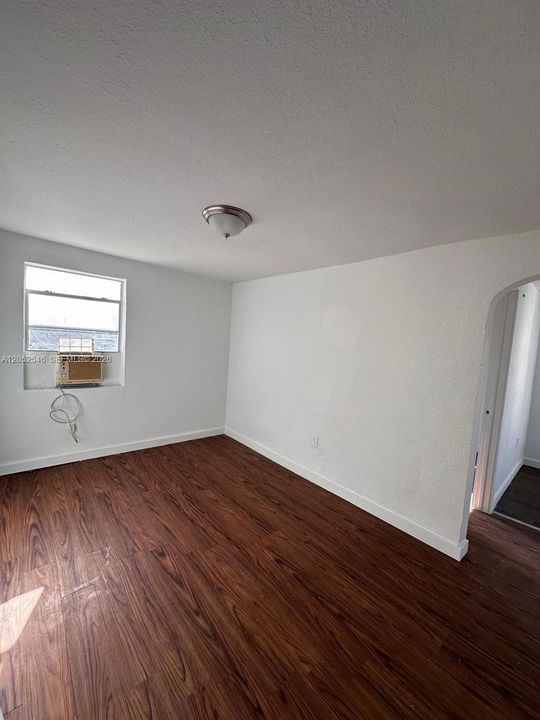 En Renta: $1,600 (6 camas, 3 baños, 600 Pies cuadrados)