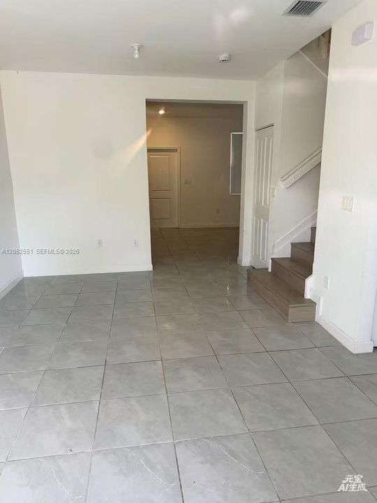 For Rent: $2,900 (3 beds, 2 baths, 1483 Square Feet)