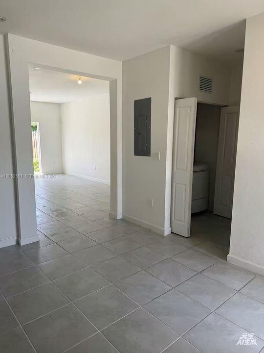 For Rent: $2,900 (3 beds, 2 baths, 1483 Square Feet)