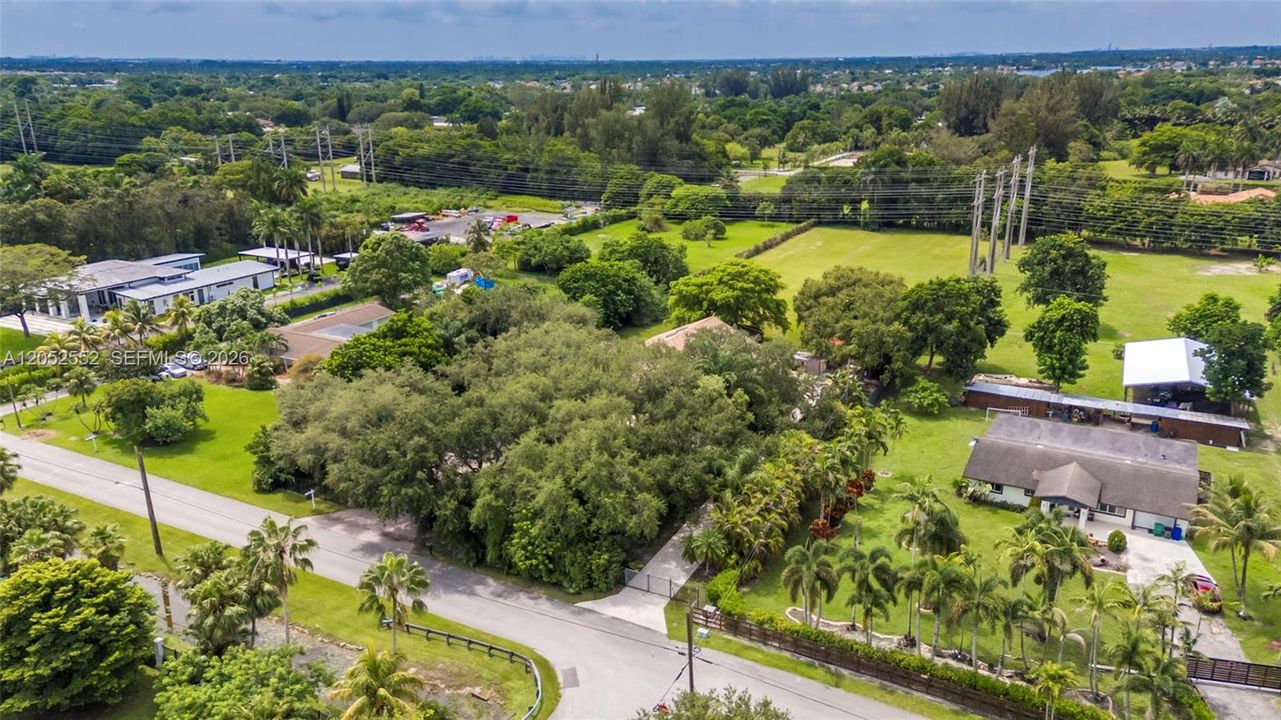 En Venta: $2,295,000 (5 camas, 4 baños, 2975 Pies cuadrados)