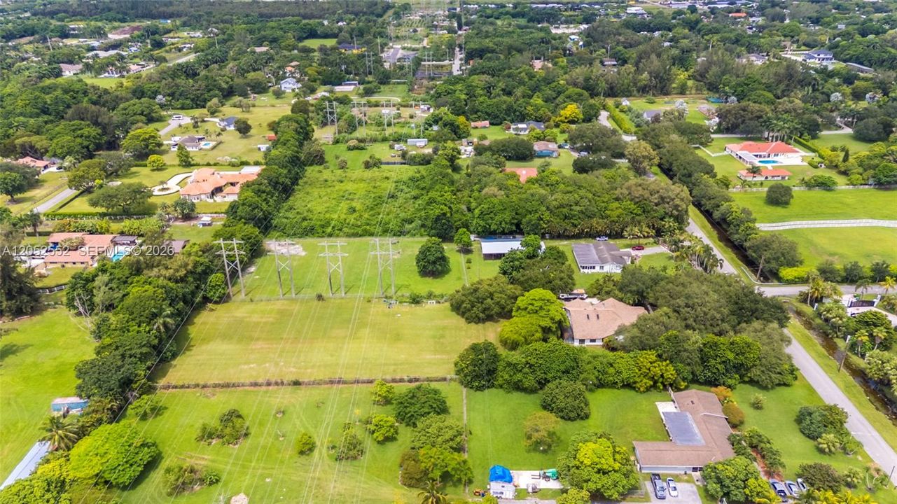 En Venta: $2,295,000 (5 camas, 4 baños, 2975 Pies cuadrados)