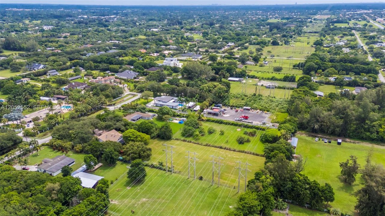 En Venta: $2,295,000 (5 camas, 4 baños, 2975 Pies cuadrados)