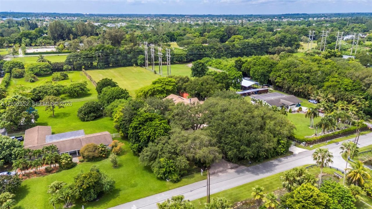 En Venta: $2,295,000 (5 camas, 4 baños, 2975 Pies cuadrados)