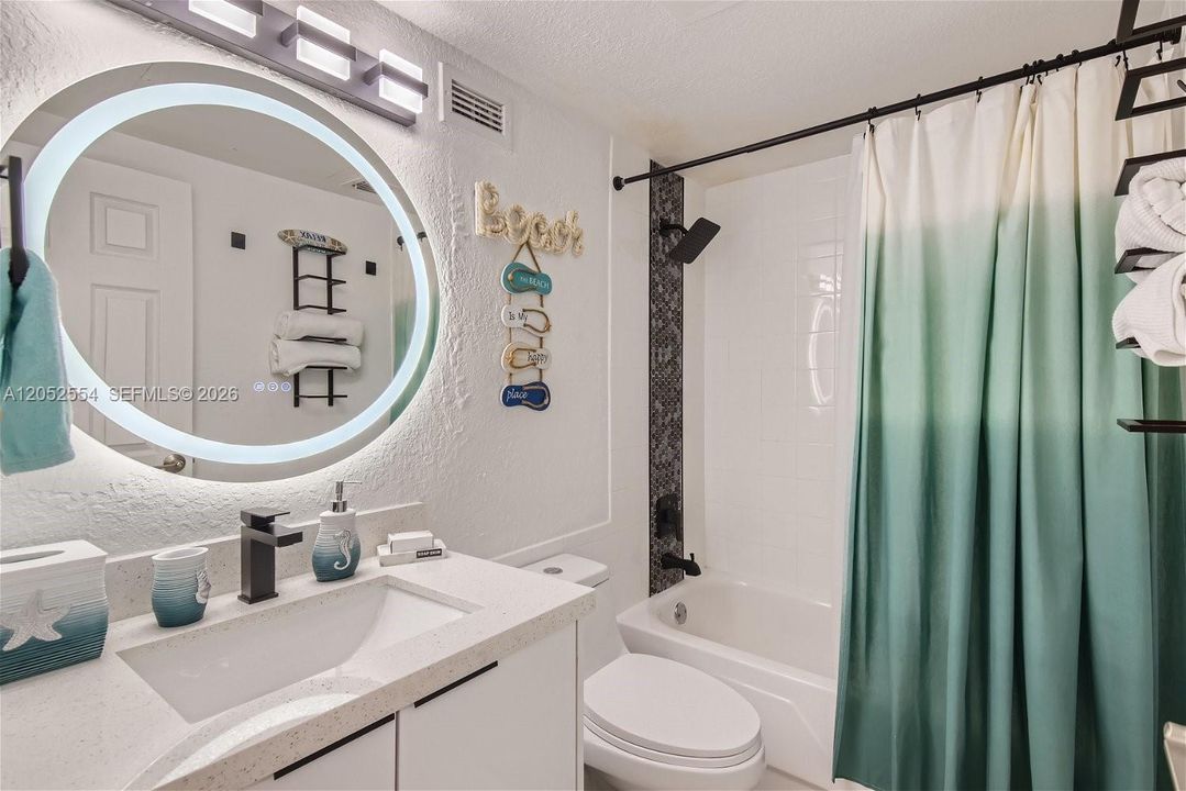 For Rent: $3,800 (2 beds, 2 baths, 835 Square Feet)