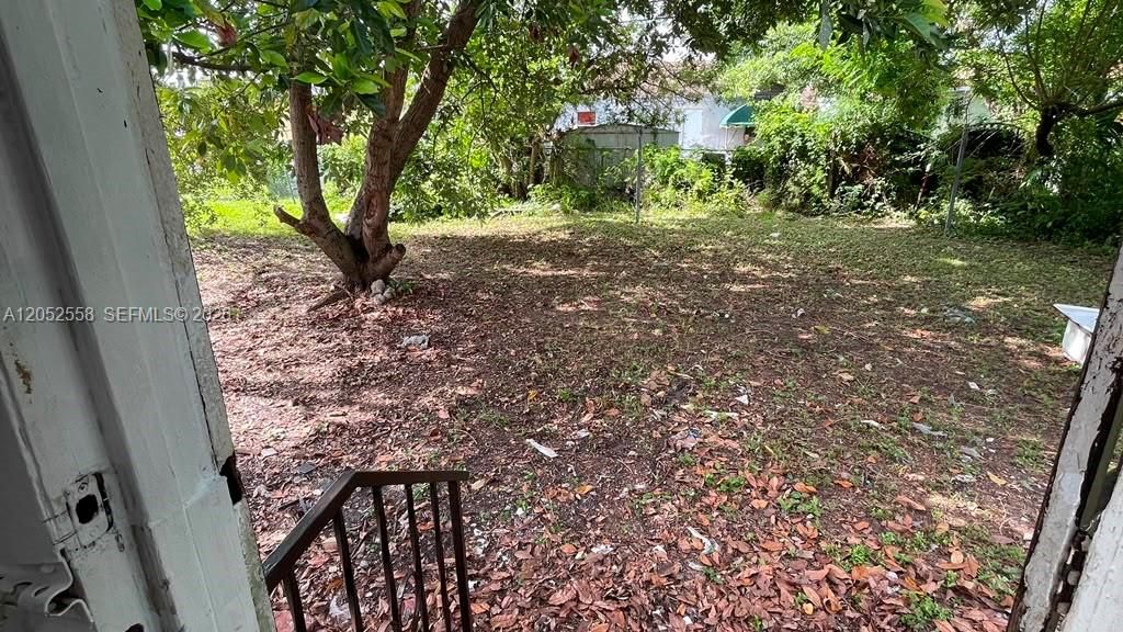 For Rent: $2,700 (3 beds, 1 baths, 1021 Square Feet)