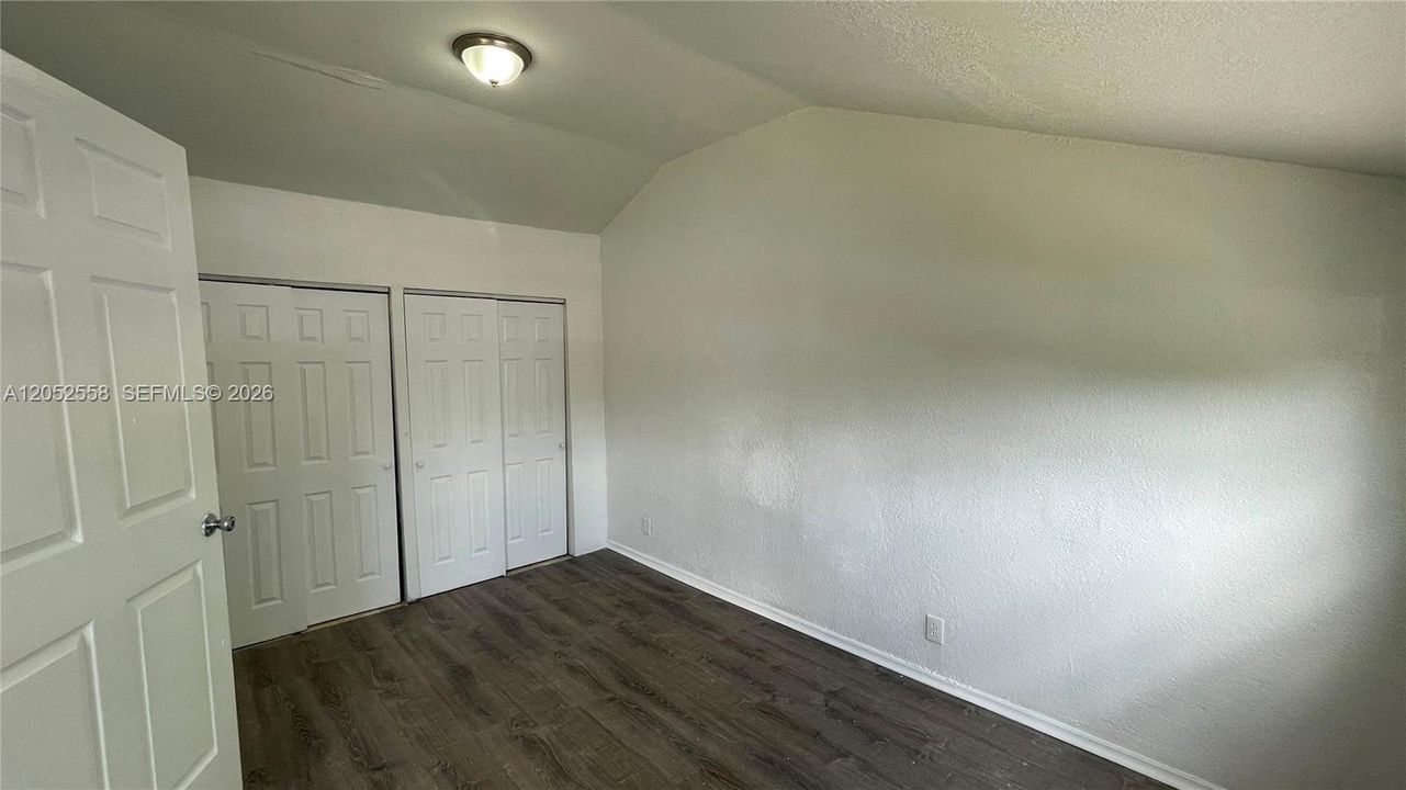 For Rent: $2,700 (3 beds, 1 baths, 1021 Square Feet)