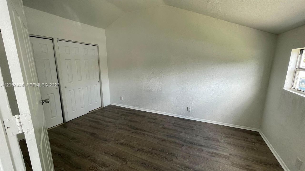 For Rent: $2,700 (3 beds, 1 baths, 1021 Square Feet)
