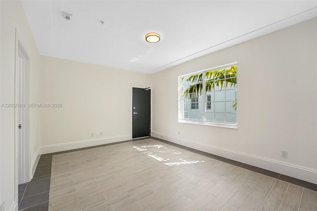 В аренду: $2,500 (1 спален, 1 ванн, 640 Квадратных фут)