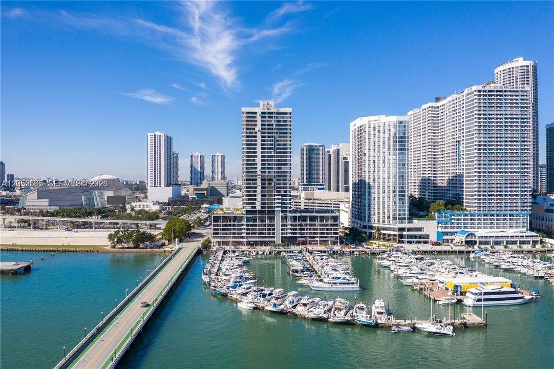 For Rent: $2,800 (1 beds, 1 baths, 800 Square Feet)
