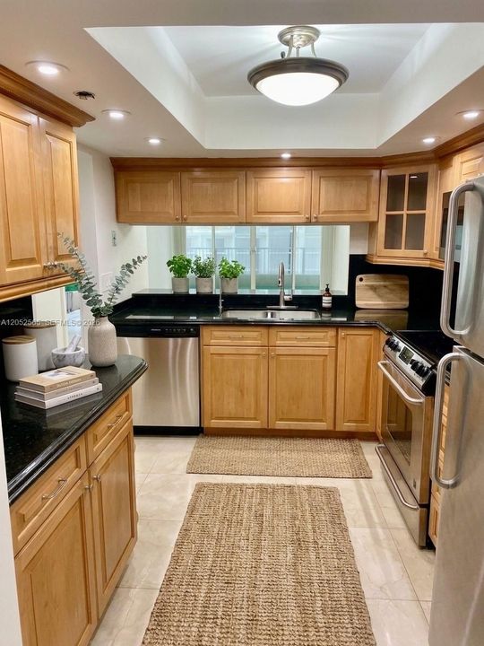 For Rent: $2,800 (1 beds, 1 baths, 800 Square Feet)