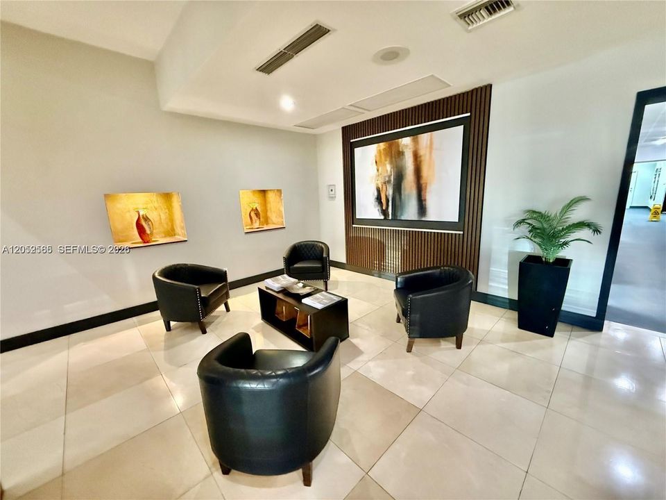 For Rent: $2,800 (1 beds, 1 baths, 800 Square Feet)