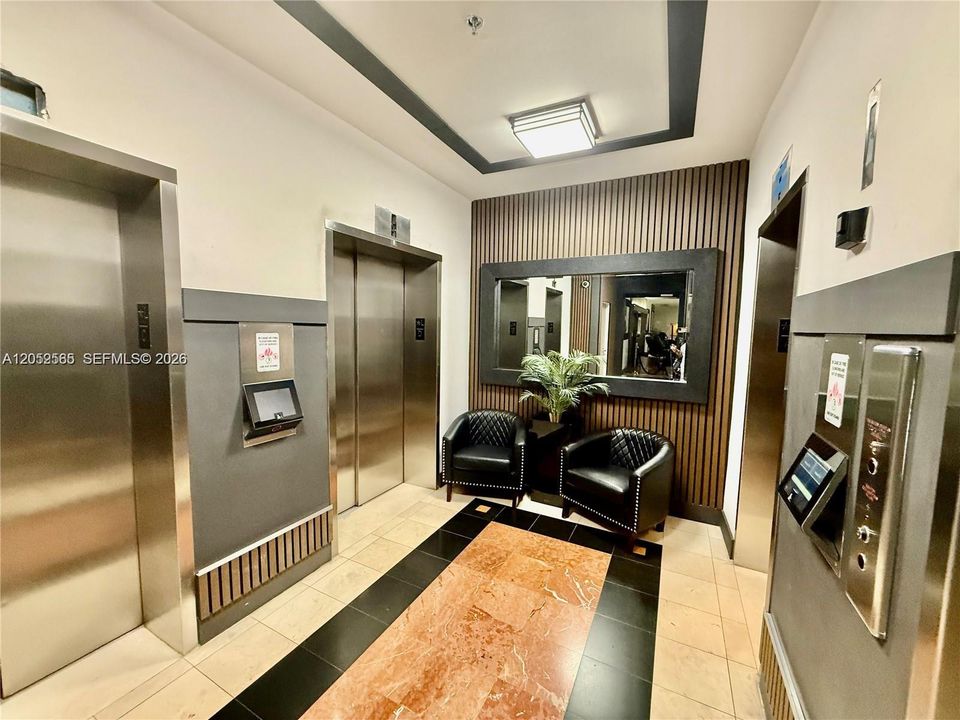 For Rent: $2,800 (1 beds, 1 baths, 800 Square Feet)