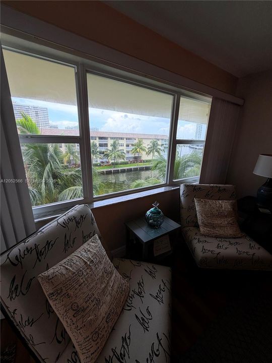 For Rent: $3,000 (1 beds, 1 baths, 641 Square Feet)