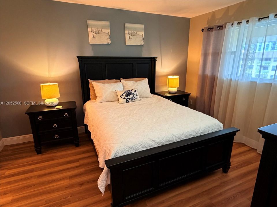 For Rent: $3,000 (1 beds, 1 baths, 641 Square Feet)