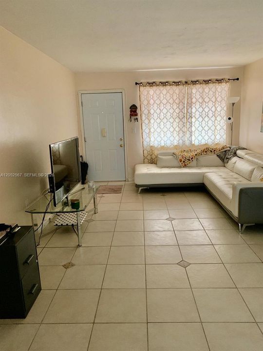 В аренду: $1,800 (2 спален, 2 ванн, 952 Квадратных фут)