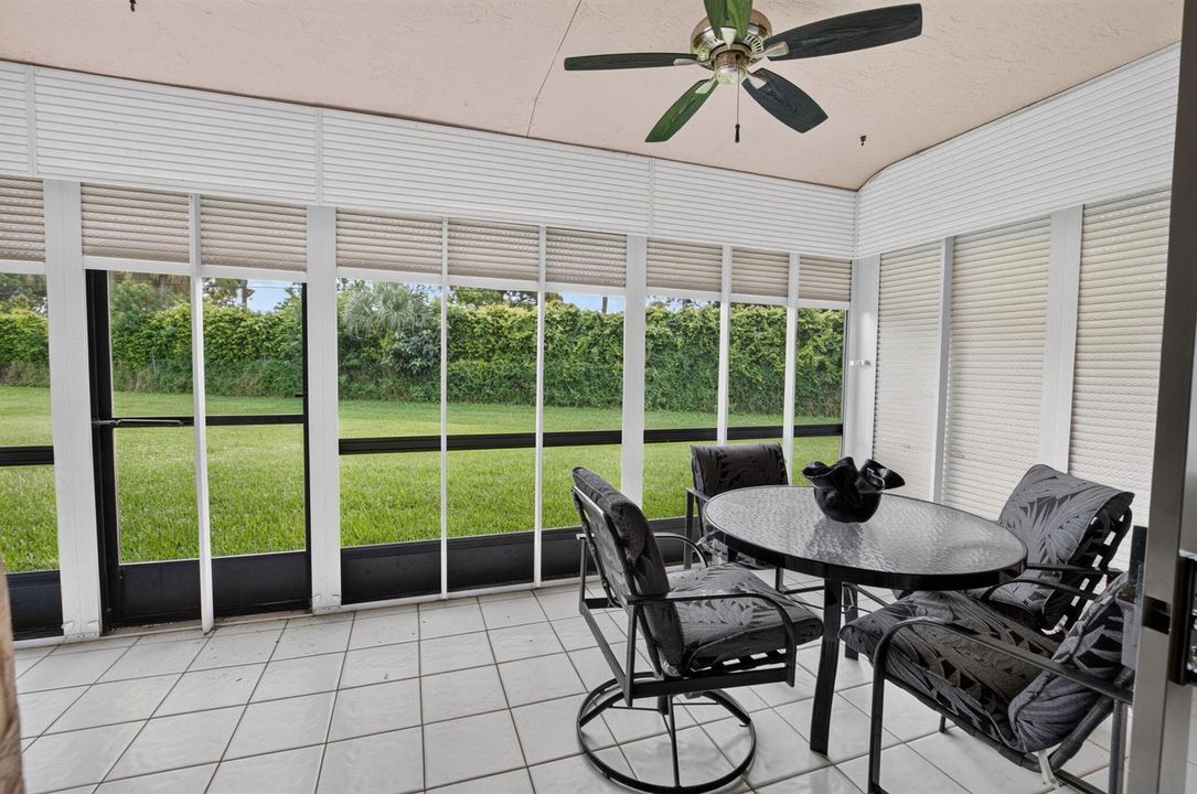 EXTRA LARGE LANAI