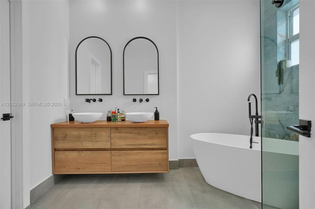 Activo con contrato: $450,000 (3 camas, 2 baños, 1416 Pies cuadrados)