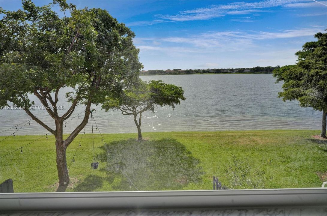 Activo con contrato: $450,000 (3 camas, 2 baños, 1416 Pies cuadrados)