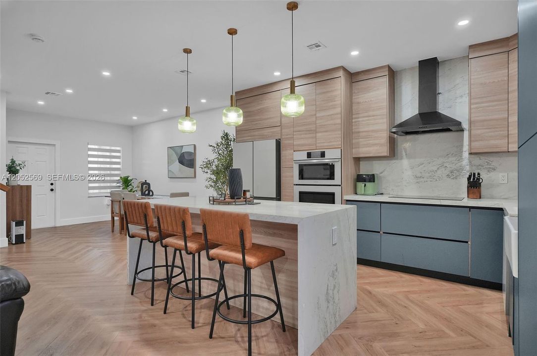 Activo con contrato: $450,000 (3 camas, 2 baños, 1416 Pies cuadrados)