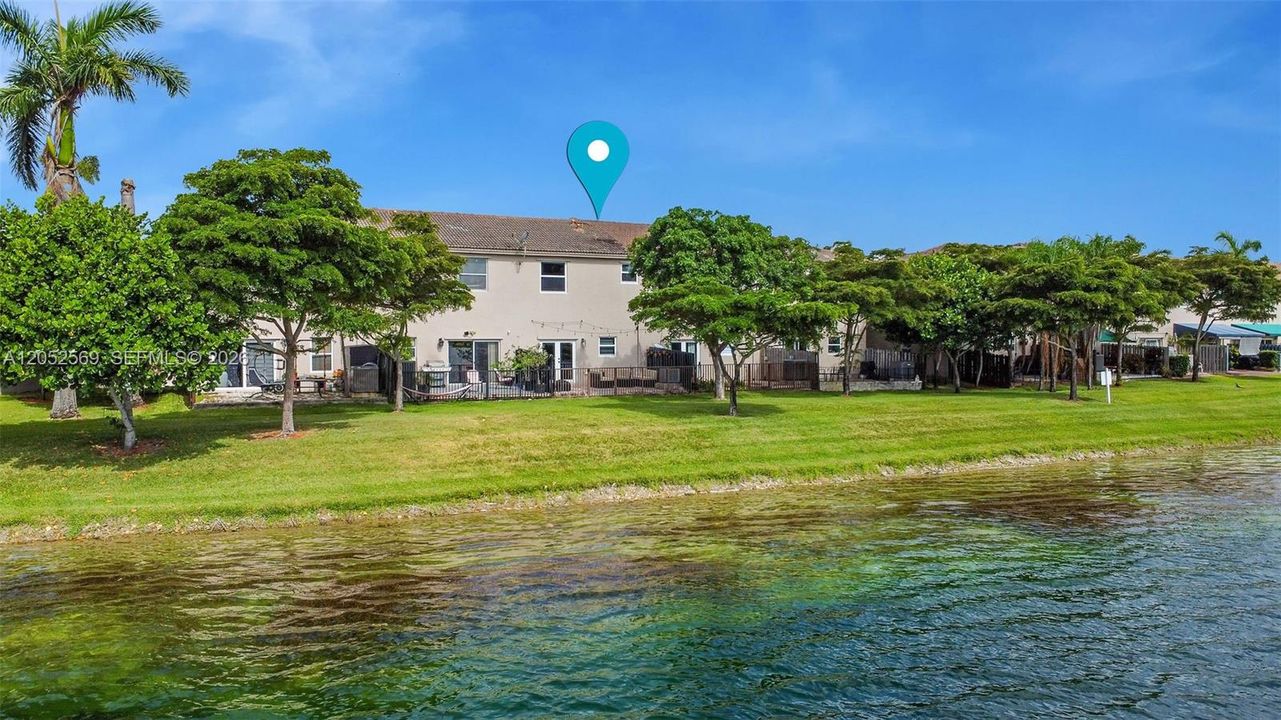 Activo con contrato: $450,000 (3 camas, 2 baños, 1416 Pies cuadrados)