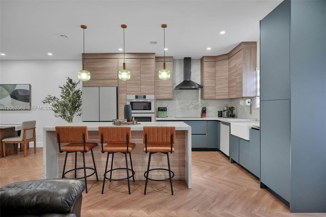 Activo con contrato: $450,000 (3 camas, 2 baños, 1416 Pies cuadrados)