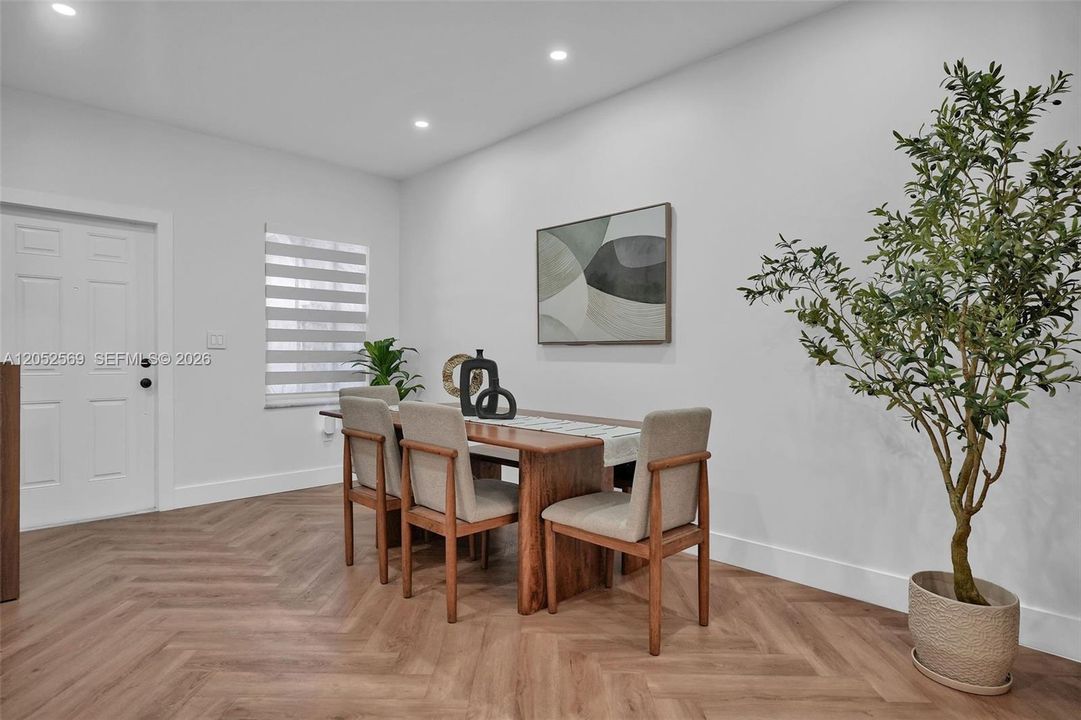 Activo con contrato: $450,000 (3 camas, 2 baños, 1416 Pies cuadrados)