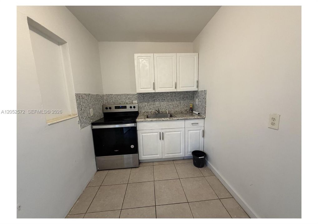 For Rent: $1,900 (2 beds, 1 baths, 1452 Square Feet)