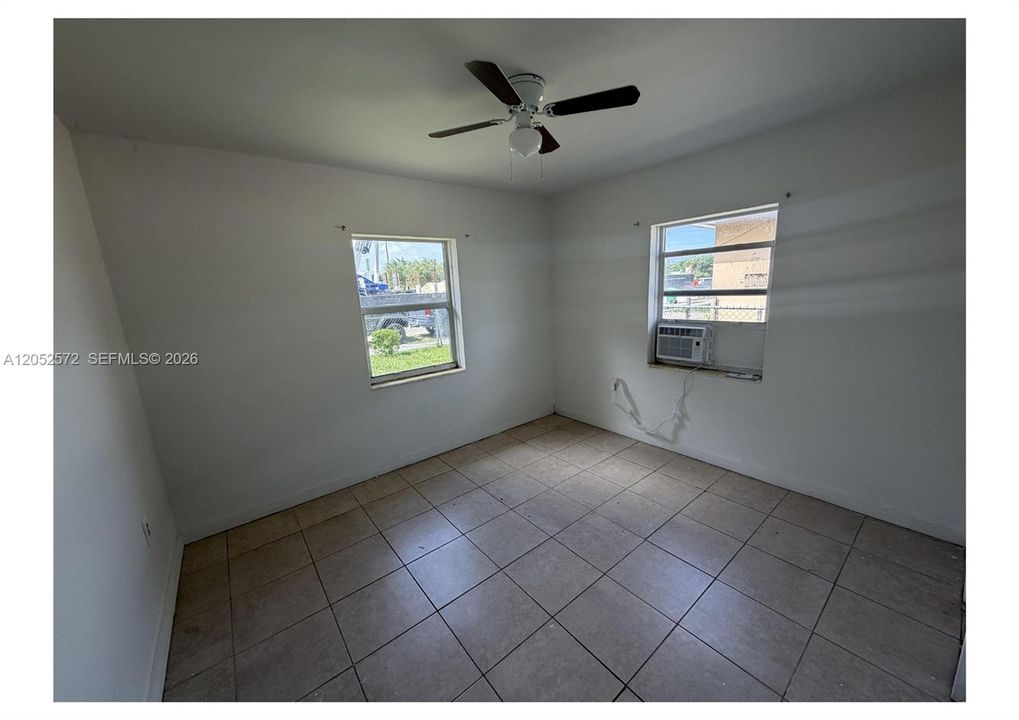 For Rent: $1,900 (2 beds, 1 baths, 1452 Square Feet)
