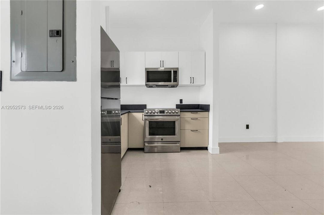 В аренду: $4,500 (3 спален, 4 ванн, 3679 Квадратных фут)