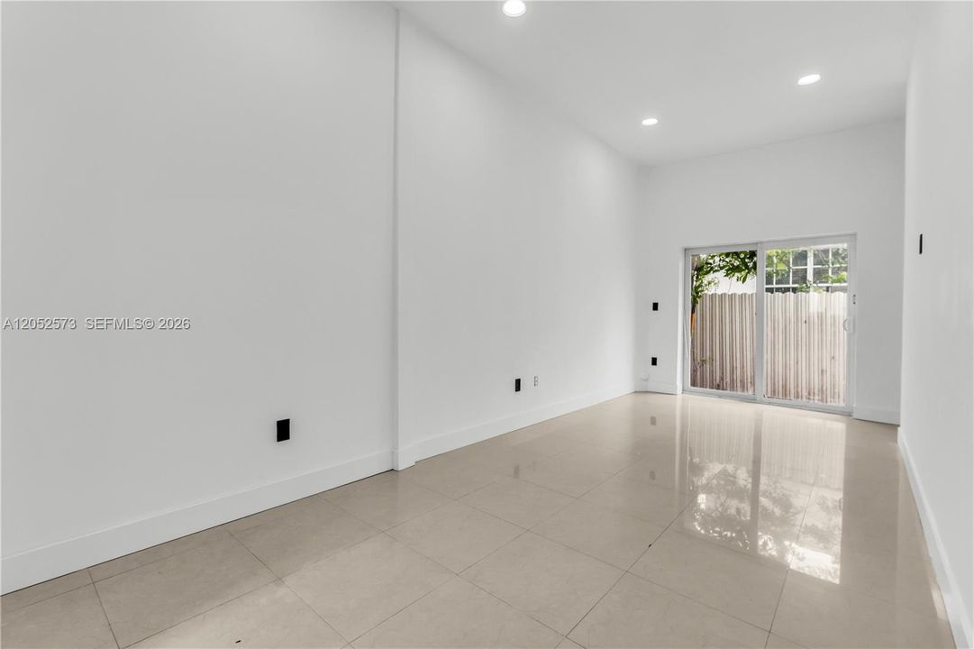 В аренду: $4,500 (3 спален, 4 ванн, 3679 Квадратных фут)