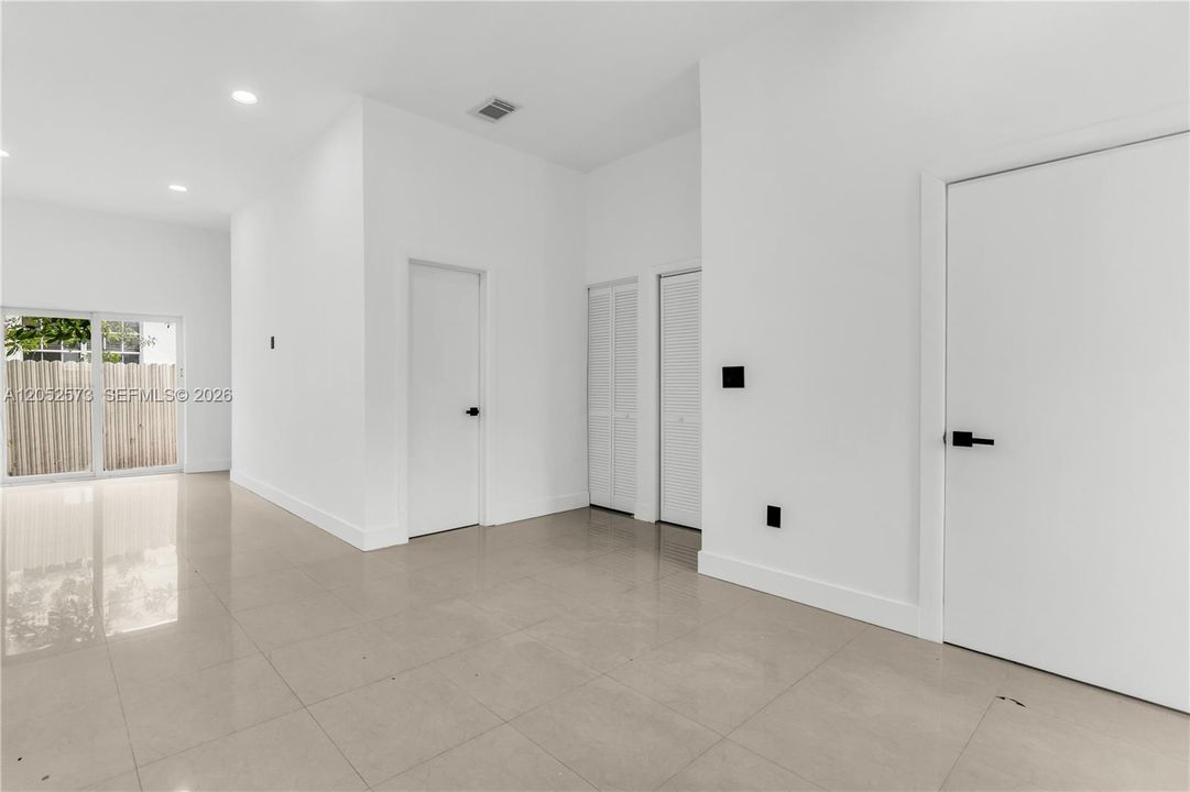 В аренду: $4,500 (3 спален, 4 ванн, 3679 Квадратных фут)