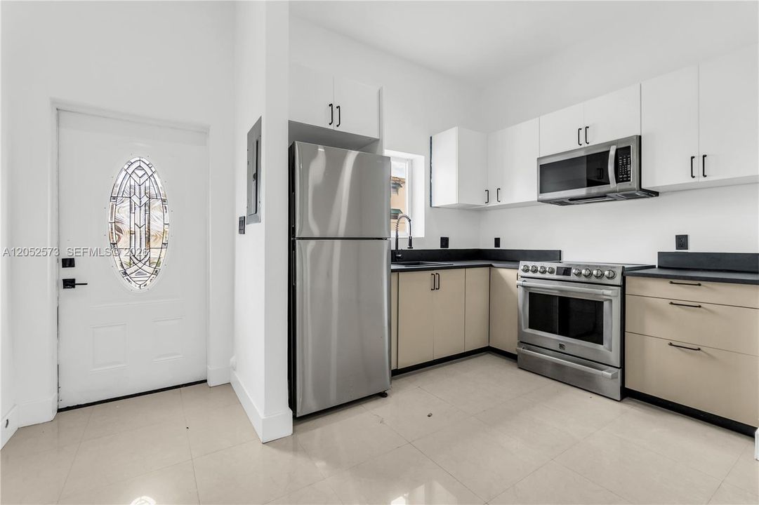 В аренду: $4,500 (3 спален, 4 ванн, 3679 Квадратных фут)