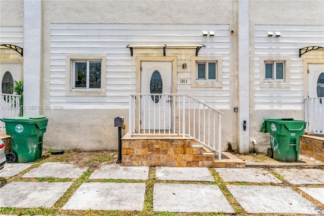 В аренду: $4,500 (3 спален, 4 ванн, 3679 Квадратных фут)