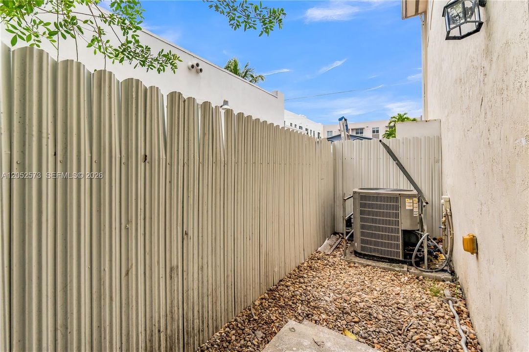 В аренду: $4,500 (3 спален, 4 ванн, 3679 Квадратных фут)