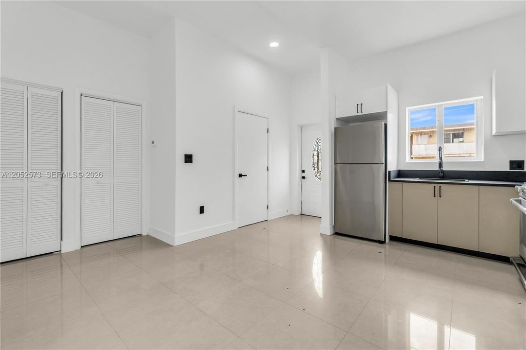 В аренду: $4,500 (3 спален, 4 ванн, 3679 Квадратных фут)