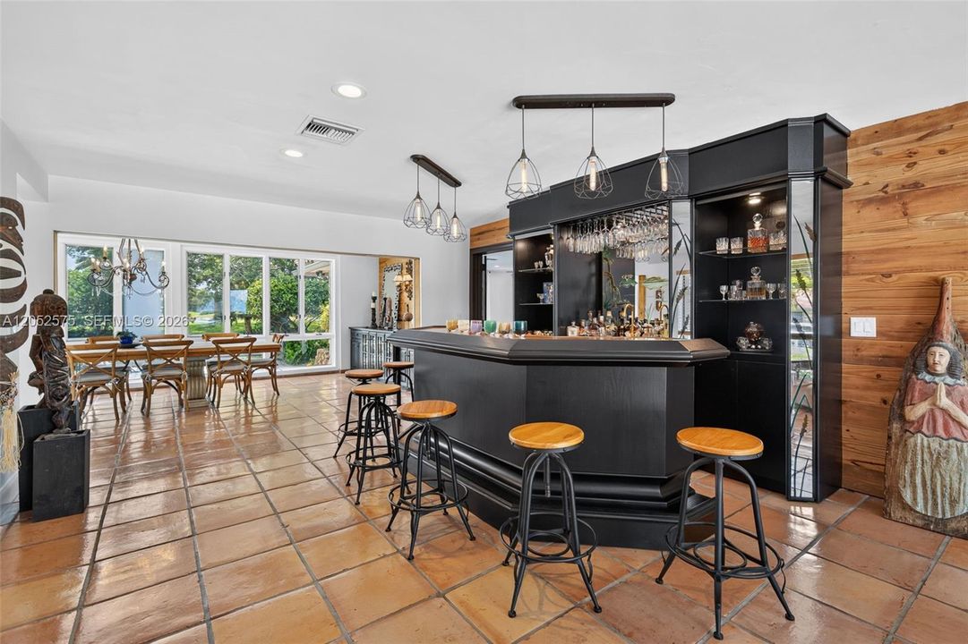 En Venta: $1,475,000 (5 camas, 3 baños, 4303 Pies cuadrados)