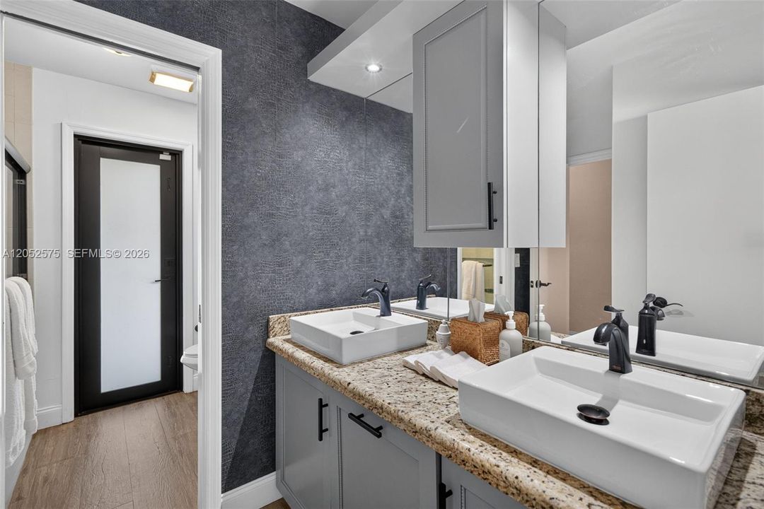 En Venta: $1,475,000 (5 camas, 3 baños, 4303 Pies cuadrados)